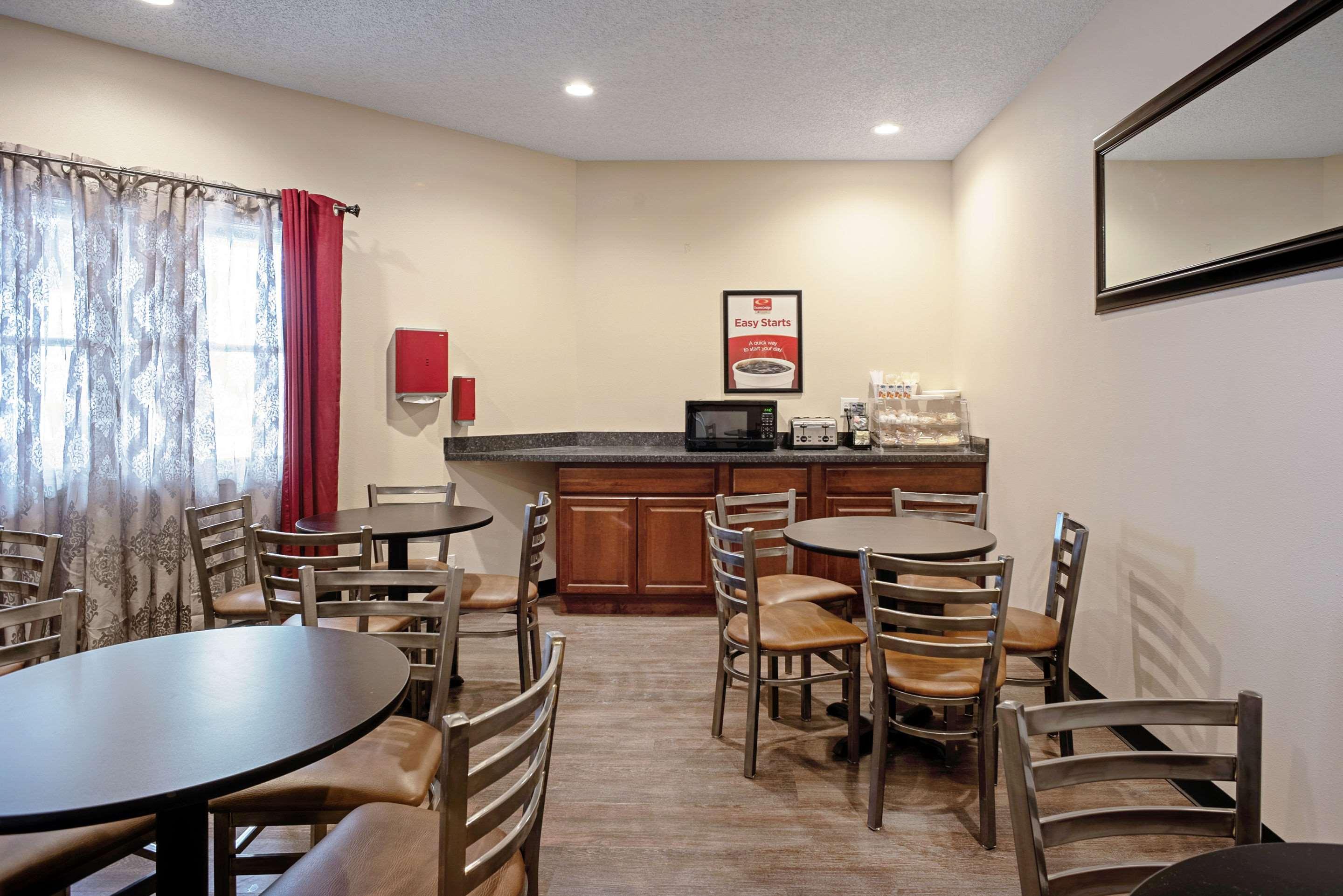 Quality Inn Frontier At Us Hwy 30 Clinton Exteriér fotografie